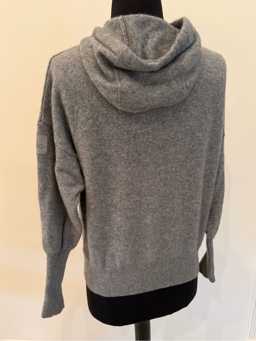 ALO YOGA Cozy Gray Cashmere-Blend Jet Set Hoodie Pullover Sweatshirt S $300 - Picture 11 of 12